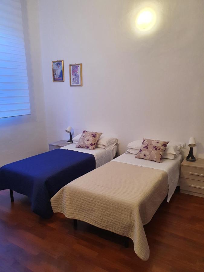 Arena Suite City Centre All Comforts - With Free Parking Garage - Con Parcheggio Incluso - Metro Verde Greenline Moscova Milan Exterior photo