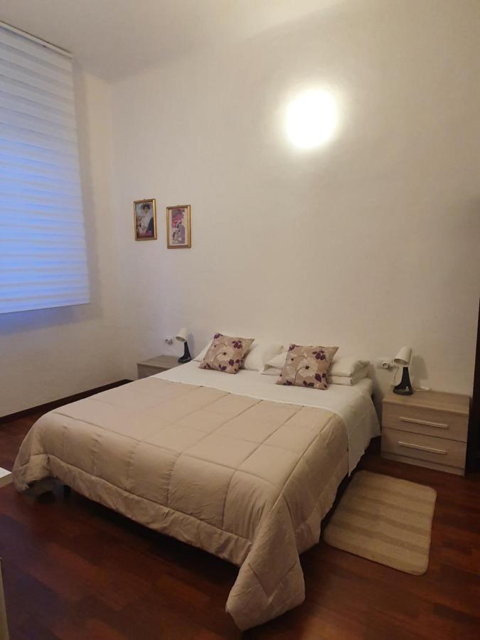 Arena Suite City Centre All Comforts - With Free Parking Garage - Con Parcheggio Incluso - Metro Verde Greenline Moscova Milan Exterior photo